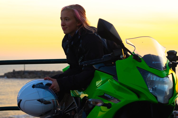 chaflossi biker chick バイク女子